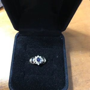10 k yellow gold sapphire and diamond ring